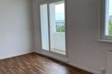 Wohnung Halle (Saale) Halle-Neustadt - 3 Zimmer, 57 m&sup2;, 339&euro; | Angebot:26855749