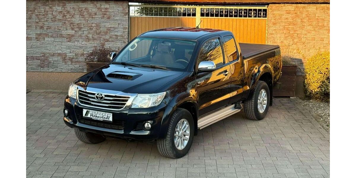 Toyota Hilux 169.943 km 23.499 &euro; Salzatal 06198
