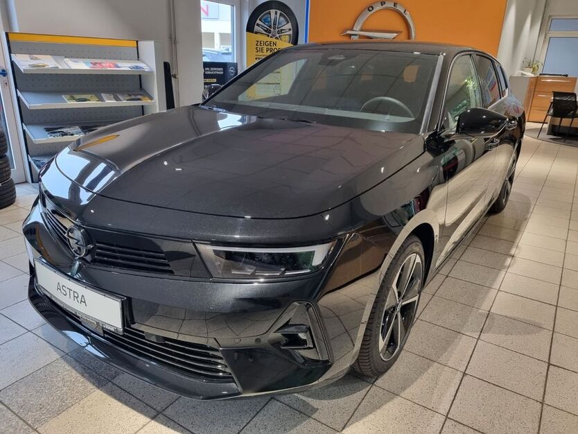 Opel Astra 9.588 km 28.690 € Bad Dürrenberg 06231