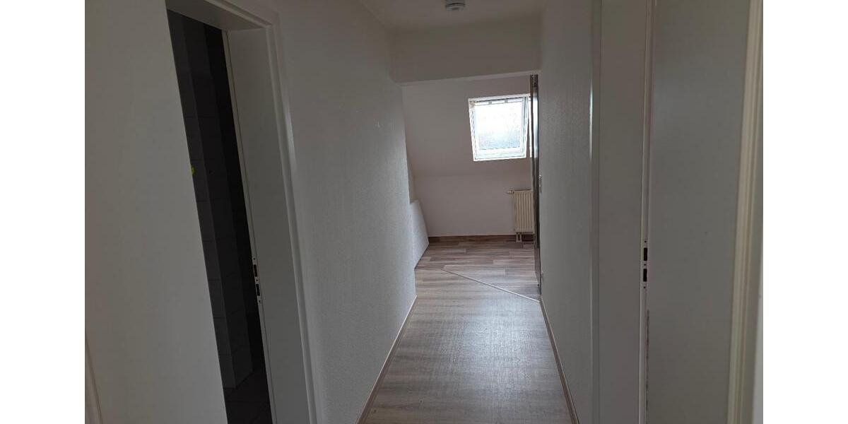 Dachgeschoßwohnung Merseburg - 2 Zimmer, 64 m&sup2;, 444&euro; | Angebot:25721885