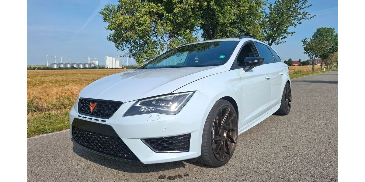 Seat Leon 110.000 km 14.999 &euro; Könnern OT Beesenlaublingen 06420