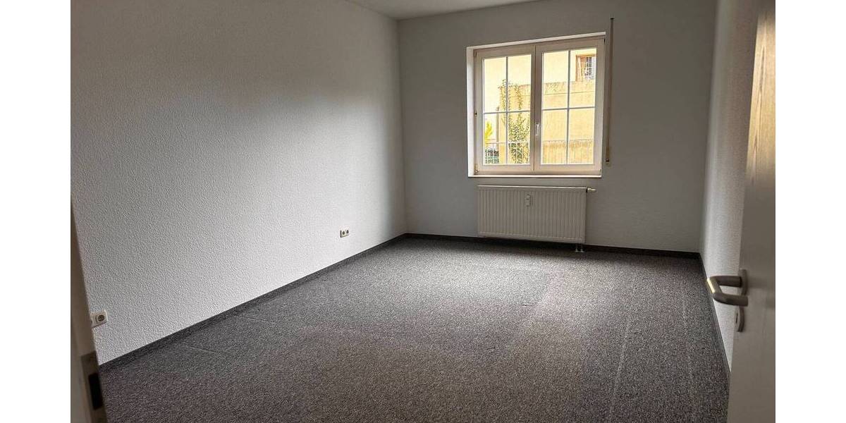 Etagenwohnung Salzatal Lieskau - 2 Zimmer, 67 m&sup2;, 550&euro; | Angebot:25999830