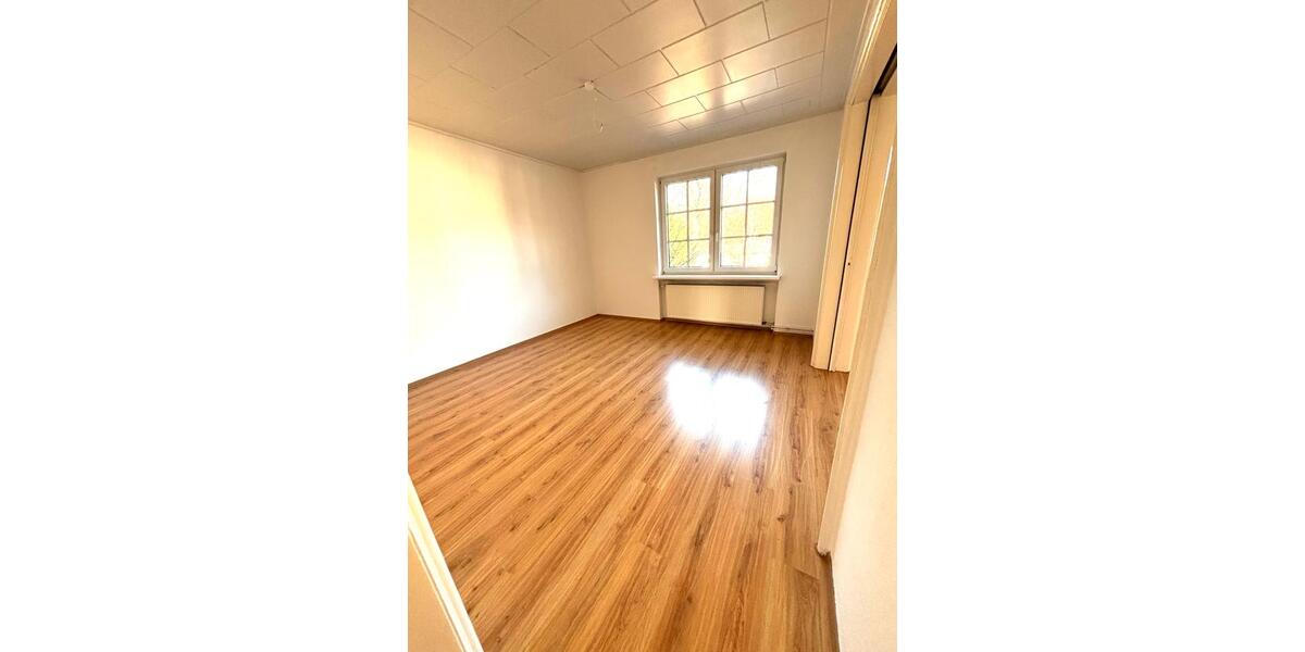 Etagenwohnung Köthen (Anhalt) - 4 Zimmer, 92 m&sup2;, 600&euro; | Angebot:25905081