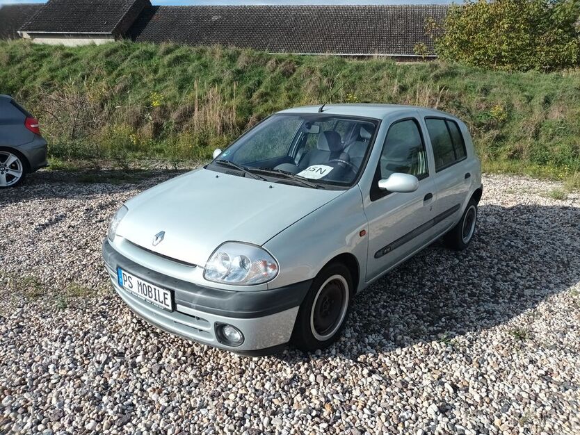 Renault Clio 110.000 km 1.390 € Sandersdorf-Brehna 06792