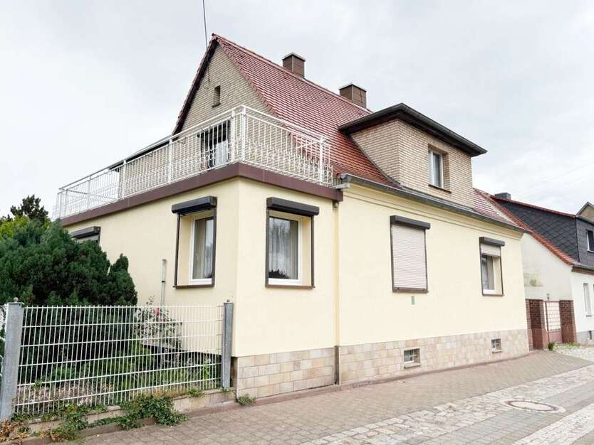 Haus zum Kaufen in Leuna OT Spergau 189.900 € 156 m²