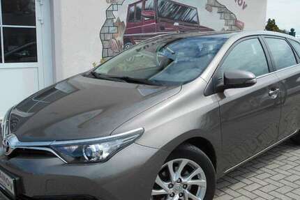 Toyota Auris 104.147 km 12.990 &euro; Markranstädt OT Quesitz 04420