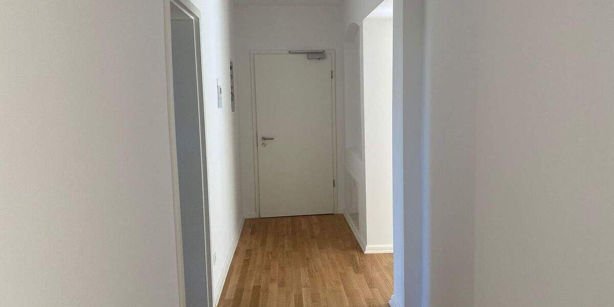 Etagenwohnung Halle (Saale) Innenstadt - 4 Zimmer, 101 m&sup2;, 1.300&euro; | Angebot:26274022