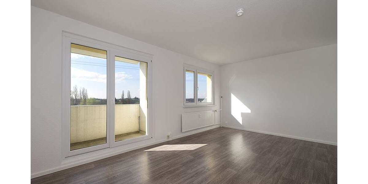 Wohnung zum Mieten in Halle (Saale) 551,33 € 101.91 m² 5 zimmer