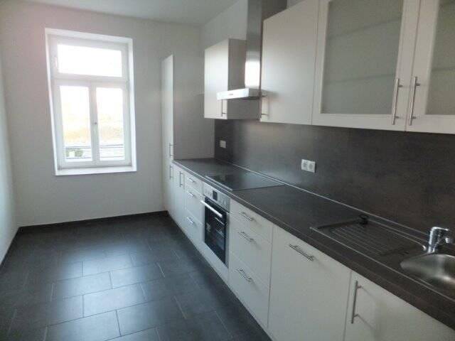 Hochwertig sanierte STILVOLLE 2-Z-Wohnung mit Balkon, EBK und Fußbodenheizung