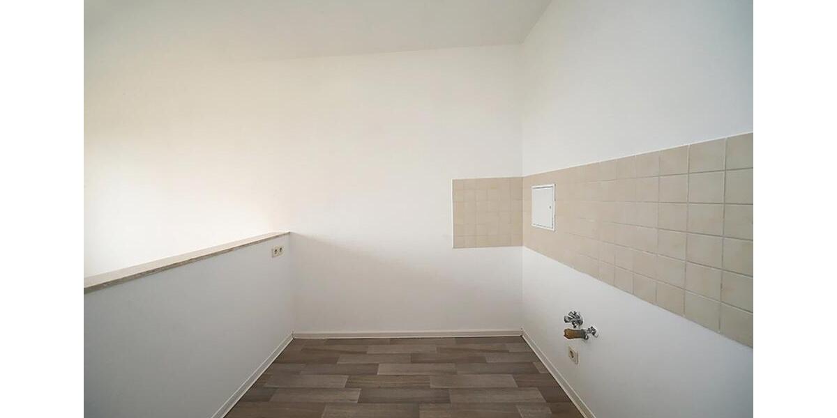 Etagenwohnung Eisleben (Lutherstadt) - 4 Zimmer, 66 m&sup2;, 283&euro; | Angebot:20829765
