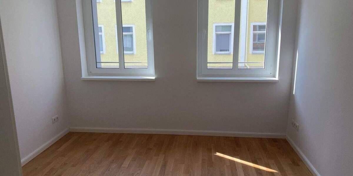 Etagenwohnung Halle (Saale) Innenstadt - 5 Zimmer, 117 m&sup2;, 1.455&euro; | Angebot:25797440