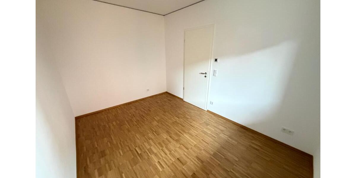 Etagenwohnung Halle (Saale) Gesundbrunnen - 5 Zimmer, 122 m&sup2;, 1.529&euro; | Angebot:26097644