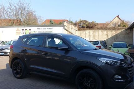 Hyundai TUCSON 201.500 km 11.000 &euro; Halle / Saale 06116