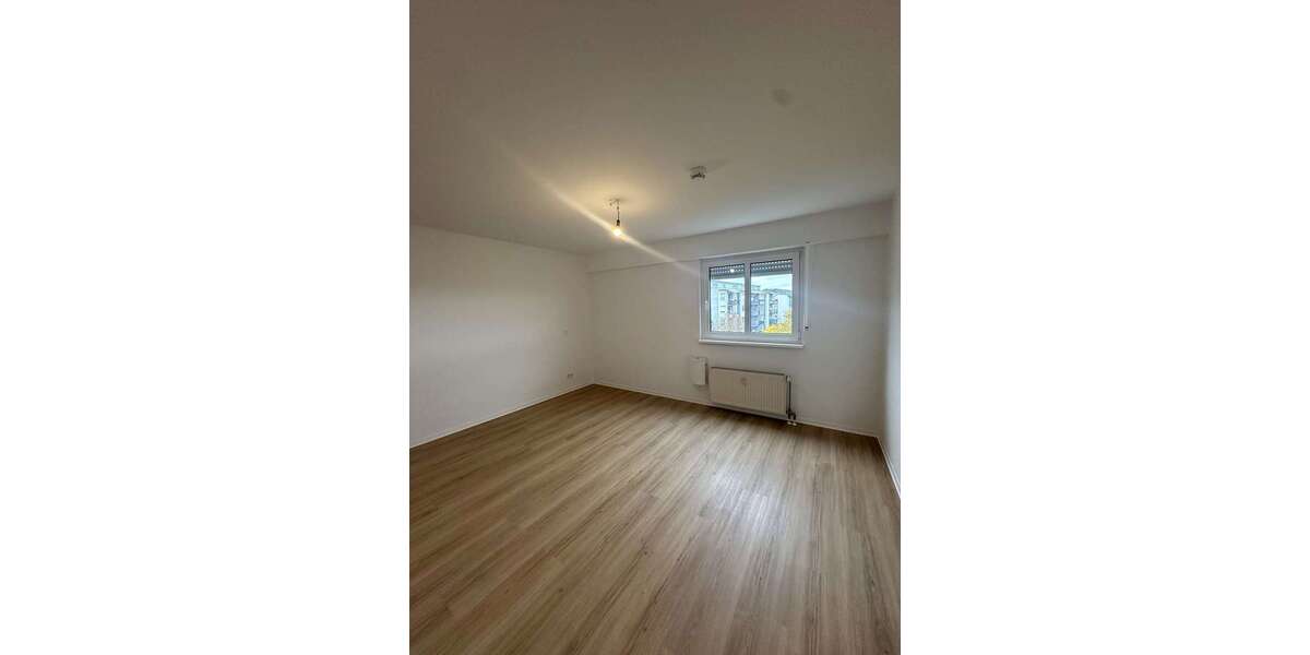 4-Zimmer-Wohnung mit Balkon, offener Küche, Gäste-WC 4 zimmer