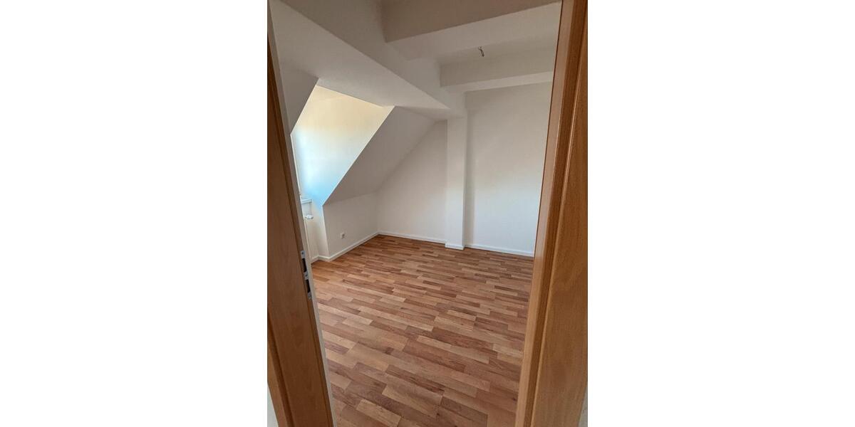 Dachgeschoßwohnung Braunsbedra Frankleben - 2 Zimmer, 35 m&sup2;, 450&euro; | Angebot:26431111