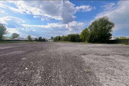 Grundstück in Halle 750.000 € 14000 m²