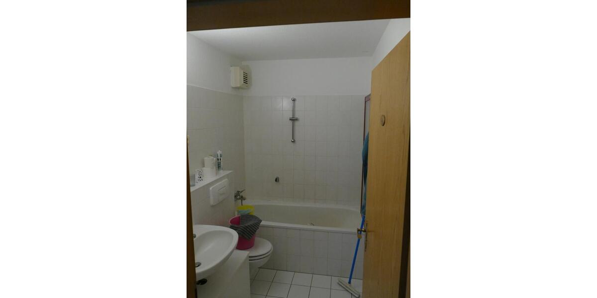 Dachgeschoßwohnung Leuna - 2 Zimmer, 44 m&sup2;, 392&euro; | Angebot:25789818