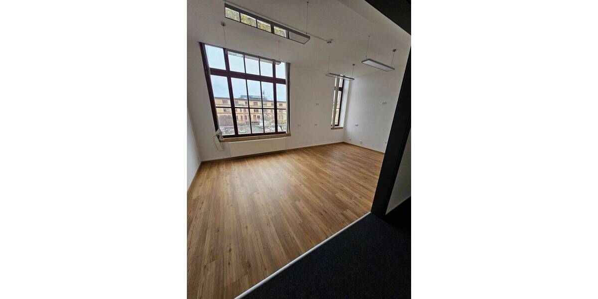 Gewerbeobjekt Halle Lutherplatz - 7 Zimmer, 908 m&sup2;, 9.536&euro; | Angebot:26029558