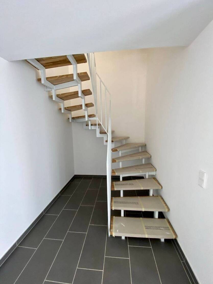 Einziehen und Wohlfühlen! Haushälfte mit Fußbodenheizung, Garage und Garten zu verkaufen! 4 zimmer