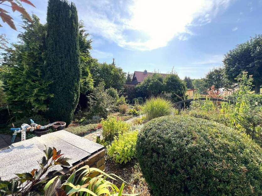Idyllisches Einfamilenhaus mit Garage, überdachter Terrasse u. Garten in unmittelbarer Goitzschenähe