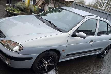 Renault Megane 122.000 km 1.300 &euro; Kabelsketal 06184