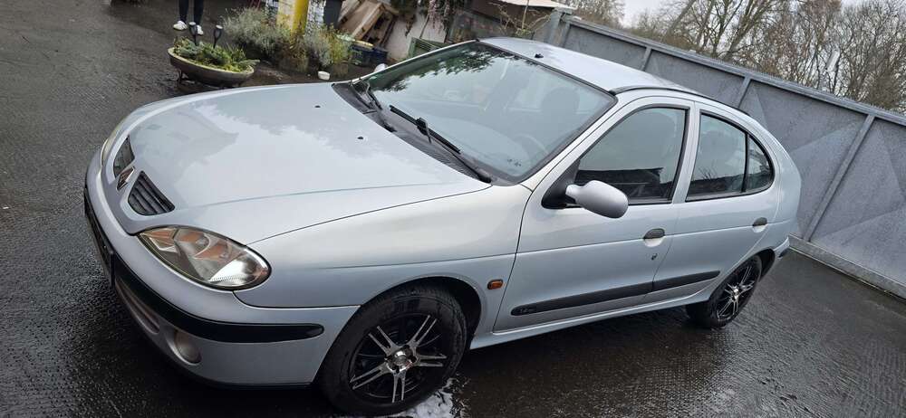 Renault Megane 122.000 km 1.300 &euro; Kabelsketal 06184