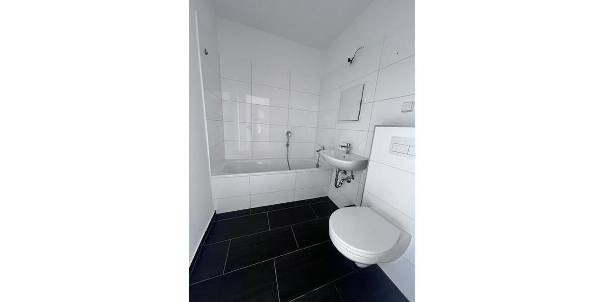 Etagenwohnung Halle (Saale) Silberhöhe - 5 Zimmer, 77 m&sup2;, 600&euro; | Angebot:25974501