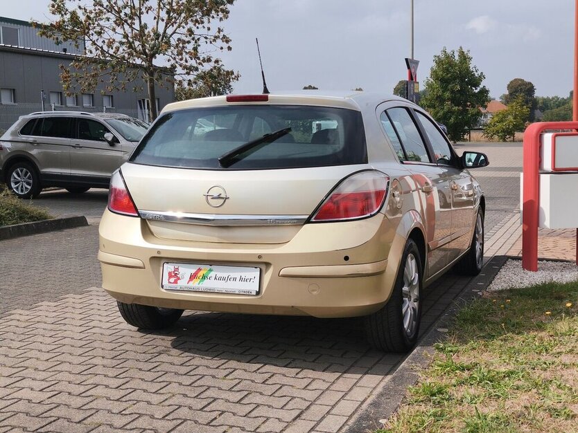 Opel Astra Edition 1.6 Automatik/Klima/8x bereift 299.855 km 1.290 € Leipzig 04347