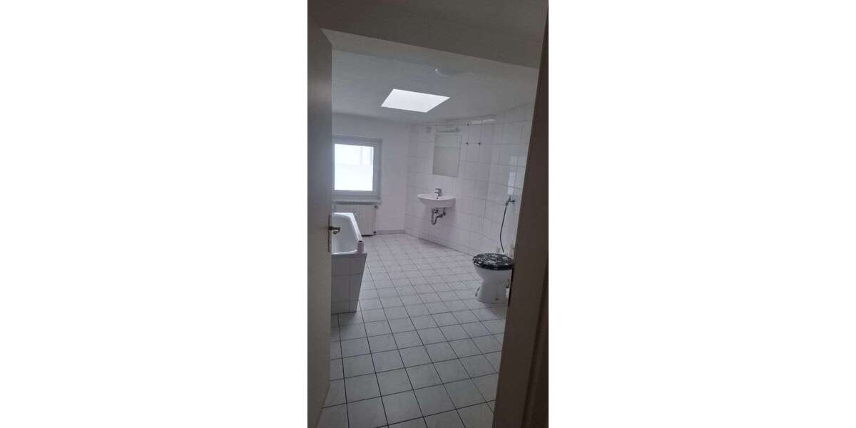 Etagenwohnung Halle Am Wasserturm/Thaerviertel - 2 Zimmer, 75 m&sup2;, 500&euro; | Angebot:26876822