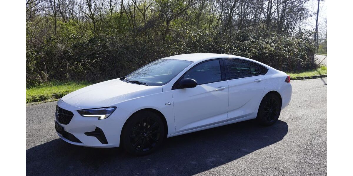 Opel Insignia 62.000 km 22.699 &euro; Bitterfeld 06749