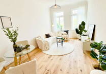 Frisch renoviert und bezugsfrei - herrlicher Altbau mit Balkon und Blick ins Grüne