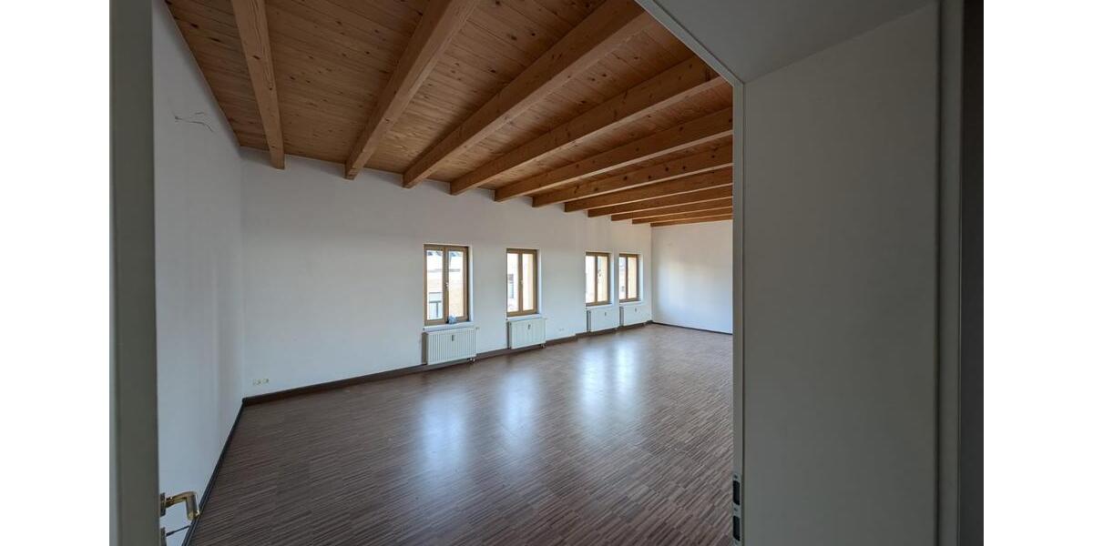 Dachgeschoßwohnung Halle (Saale) Nietleben - 2 Zimmer, 120 m&sup2;, 1.140&euro; | Angebot:25782202