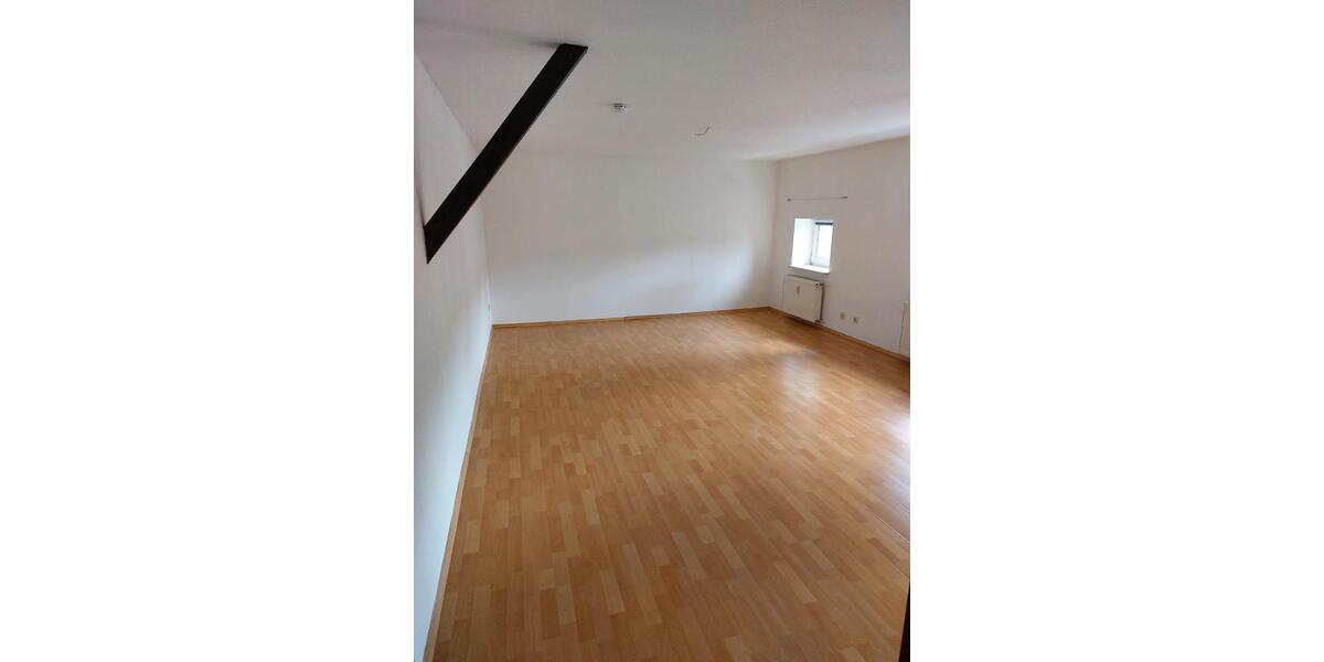 Dachgeschoßwohnung Halle (Saale) Damaschkestraße - 1 Zimmer, 36 m&sup2;, 250&euro; | Angebot:25419387