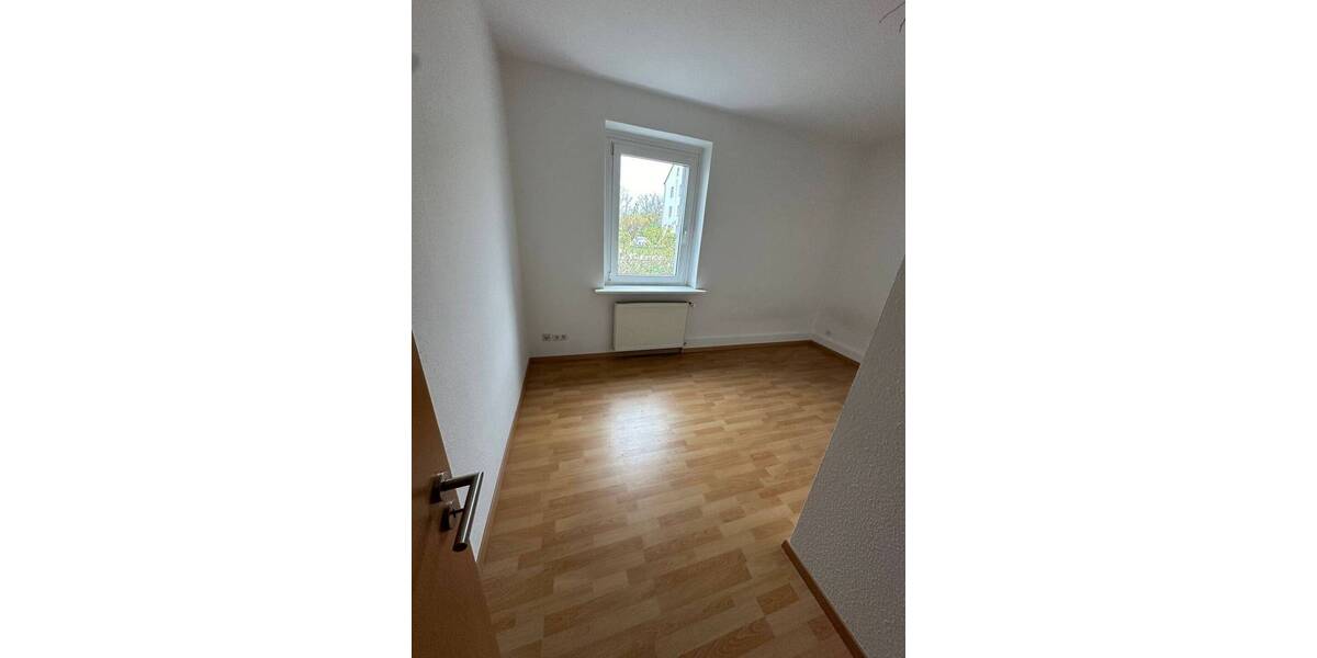 Etagenwohnung Merseburg Kötzschen - 3 Zimmer, 65 m&sup2;, 87.000&euro; | Angebot:26820197
