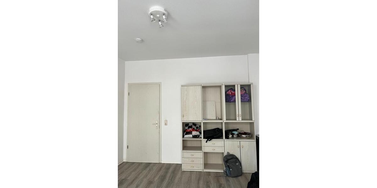 Etagenwohnung Halle (Saale) Damaschkestraße - 2 Zimmer, 56 m&sup2;, 300&euro; | Angebot:26049079