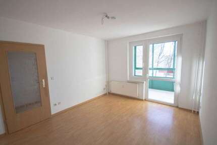 Wohnung zum Mieten in Halle (Saale) 321 € 40.08 m²