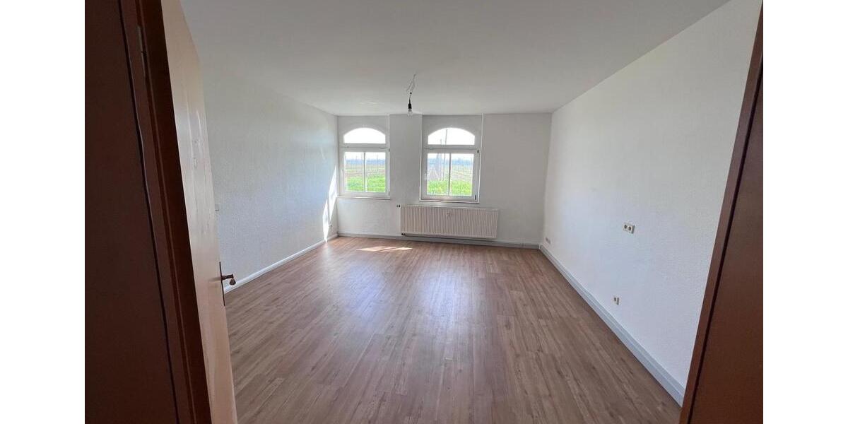 Erdgeschoßwohnung Querfurt - 3 Zimmer, 91 m&sup2;, 505&euro; | Angebot:26123970