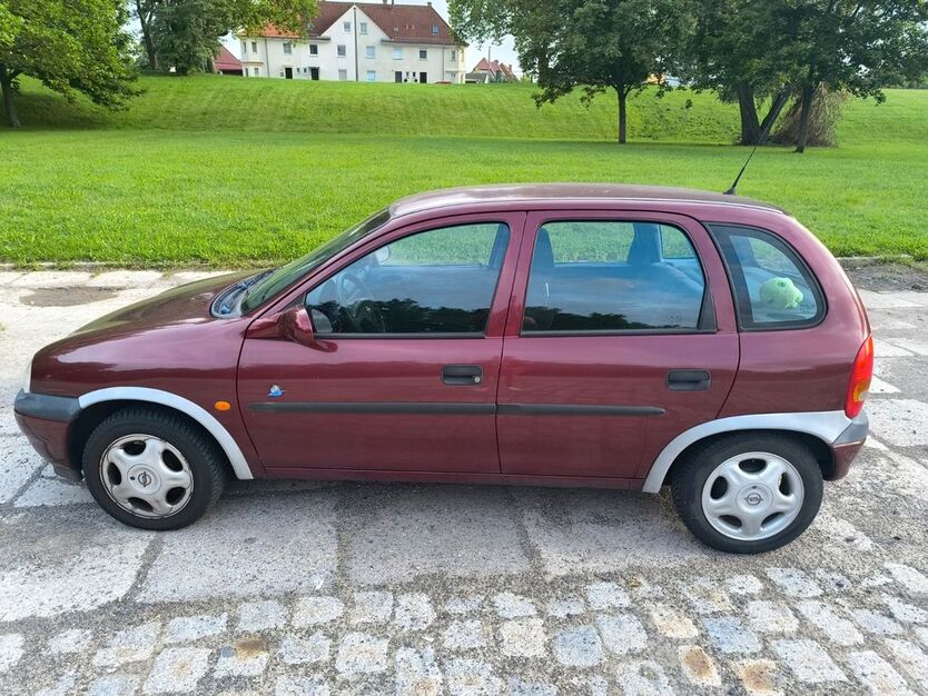 Opel Corsa 65.000 km 2.700 € Leuna 06237