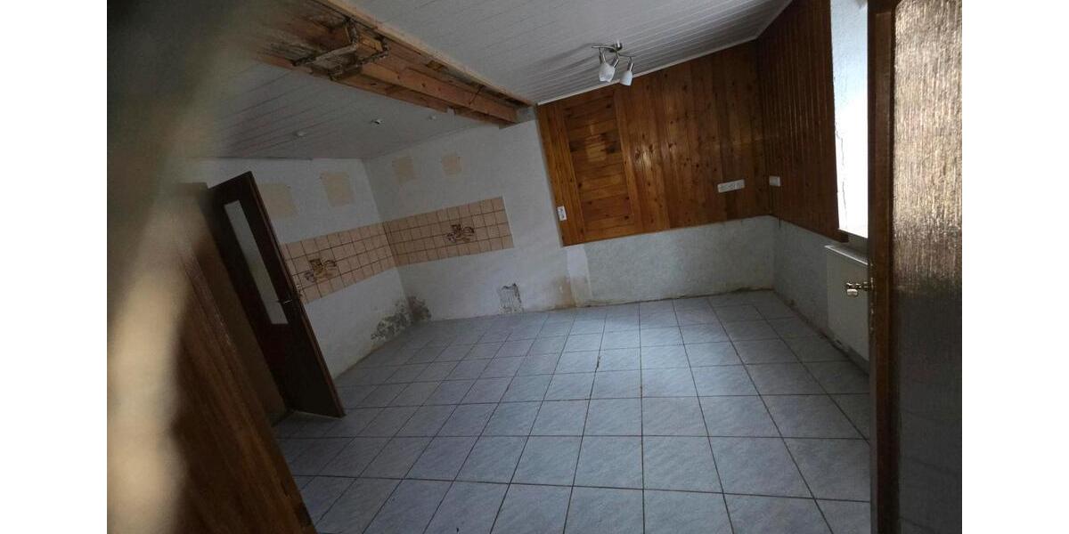 Doppelhaushälfte Bad Lauchstädt - 4 Zimmer, 75 m&sup2;, 75.000&euro; | Angebot:27107780