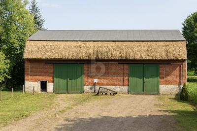 ERSCHLOSSENES BAUAREAL MIT BAUGENEHMIGUNG UND ACKERLAND