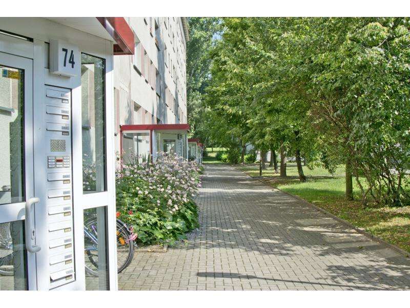 Wohnung zum Mieten in Halle (Saale) 367 € 60.71 m²