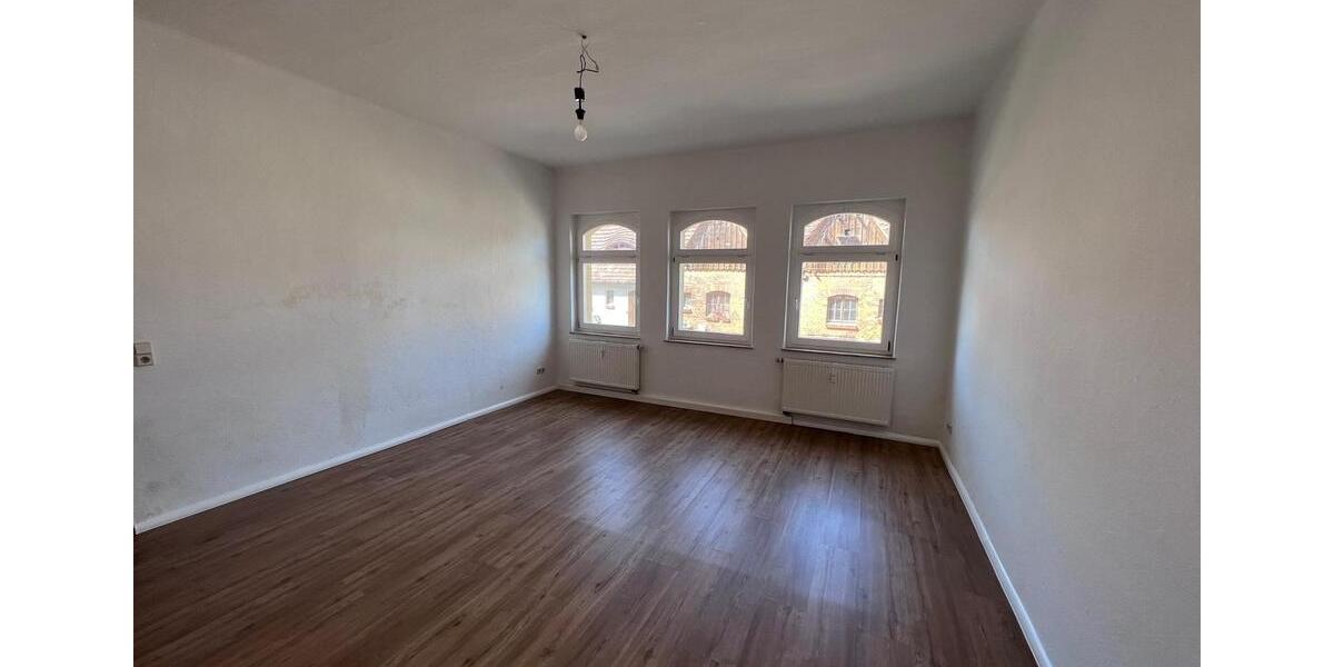 Erdgeschoßwohnung Querfurt - 3 Zimmer, 91 m&sup2;, 505&euro; | Angebot:26123970