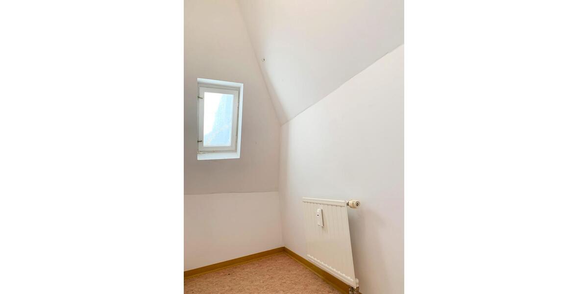 Dachgeschoßwohnung Halle (Saale) - 3 Zimmer, 75 m&sup2;, 1.290&euro; | Angebot:26008357