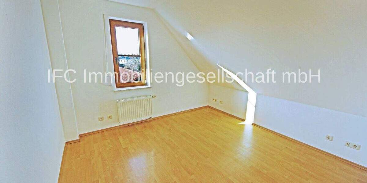 Etagenwohnung Bitterfeld-Wolfen Bitterfeld - 3 Zimmer, 67 m&sup2;, 125.000&euro; | Angebot:25156429