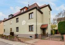 Ideal für Familien und Anleger: Mehrfamilienhaus mit 3 Wohnungen, Garage, Garten und Sauna Ideal für Familien und Anleger: Mehrfamilienhaus mit 3 Wohnungen, Garage, Garten und Sauna