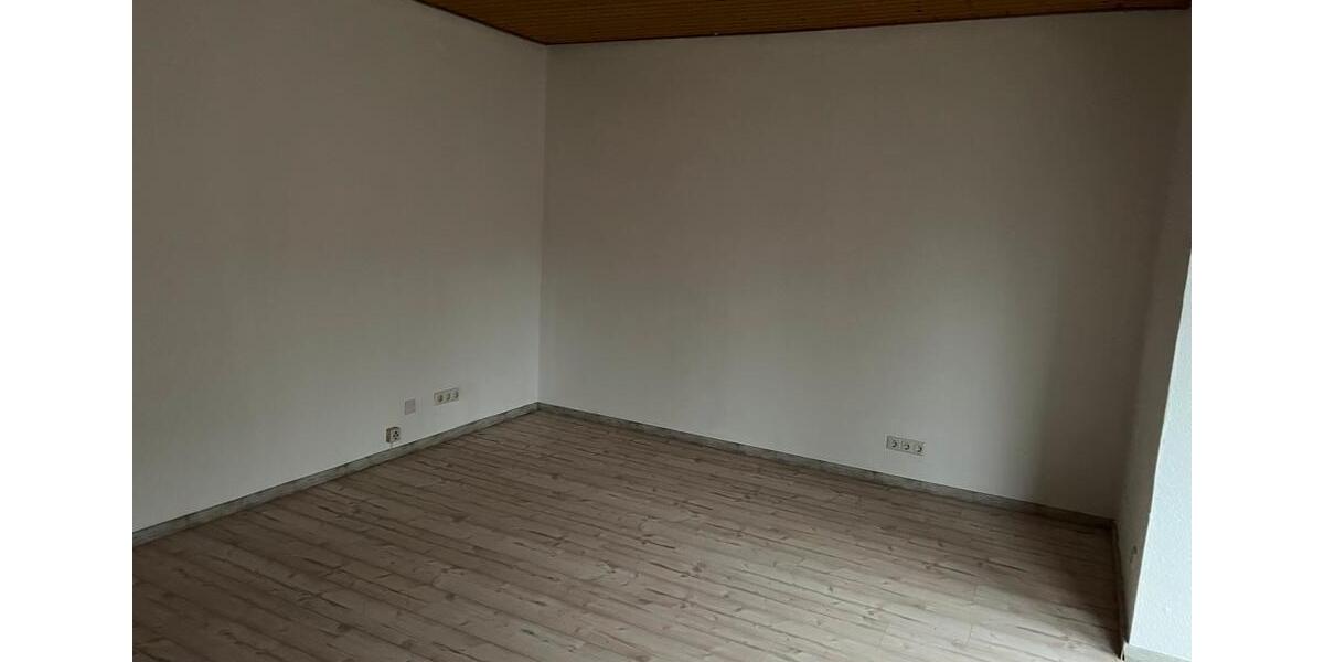 Erdgeschoßwohnung Bitterfeld-Wolfen Wolfen - 3 Zimmer, 82 m&sup2;, 130.000&euro; | Angebot:27204381