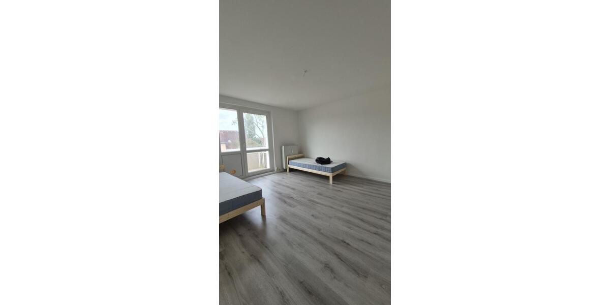 Einbauküche, Balkon - 2 Zimmer-Wohnung 2 zimmer