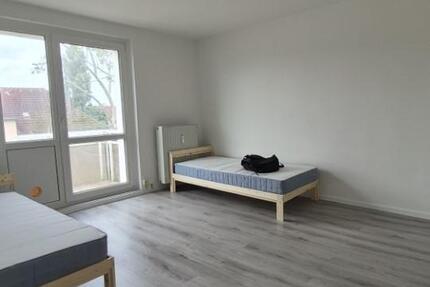 Klimaanlage, Einbauküche, Balkon - 2 Zimmer-Wohnung zimmer