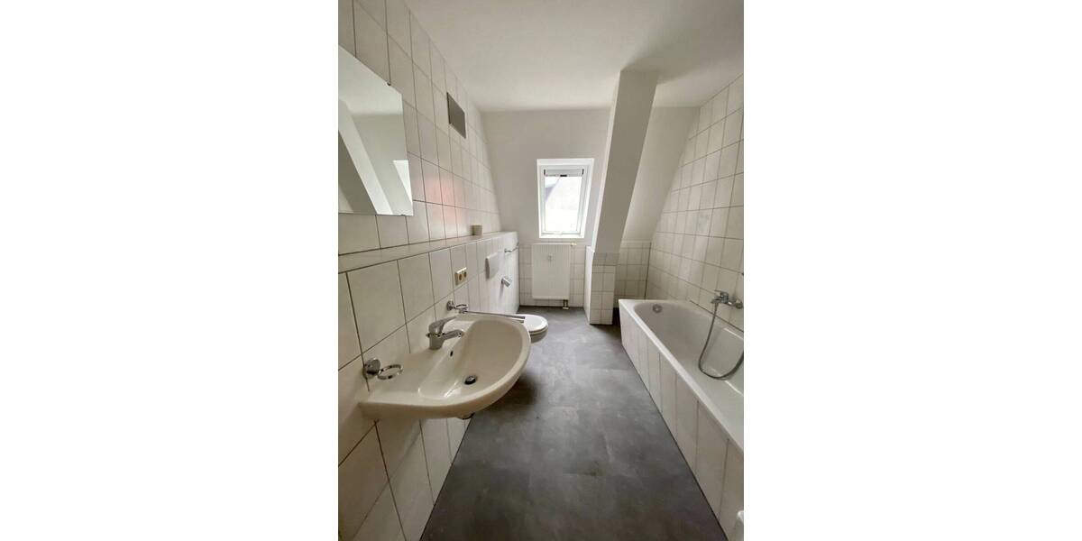 Etagenwohnung Halle (Saale) Lutherplatz - 3 Zimmer, 85 m&sup2;, 700&euro; | Angebot:26778603