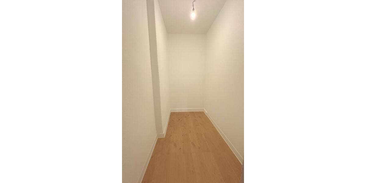 Etagenwohnung Halle (Saale) Frohe Zukunft - 5 Zimmer, 150 m&sup2;, 1.350&euro; | Angebot:25865846